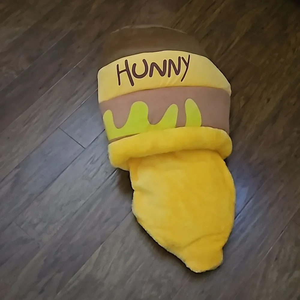Hunnypot Plush Pet Bed with Honey Spill Pillow NWT